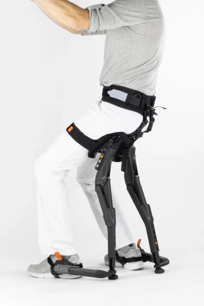 IP14 Chairless Chair est un dispositif de soulagement des positions assis-debout